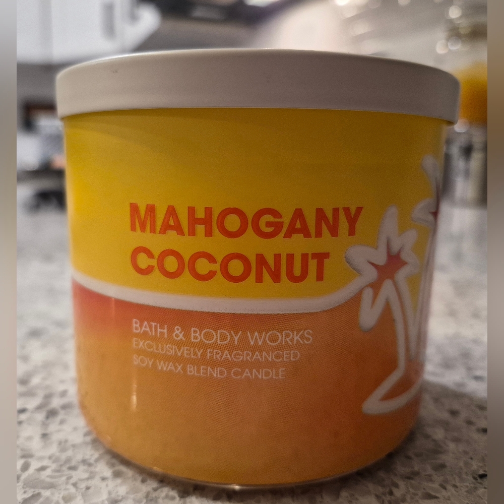 NEW Bath & Body Works Mahogany Coconut 14.5oz 3-Wick Candle